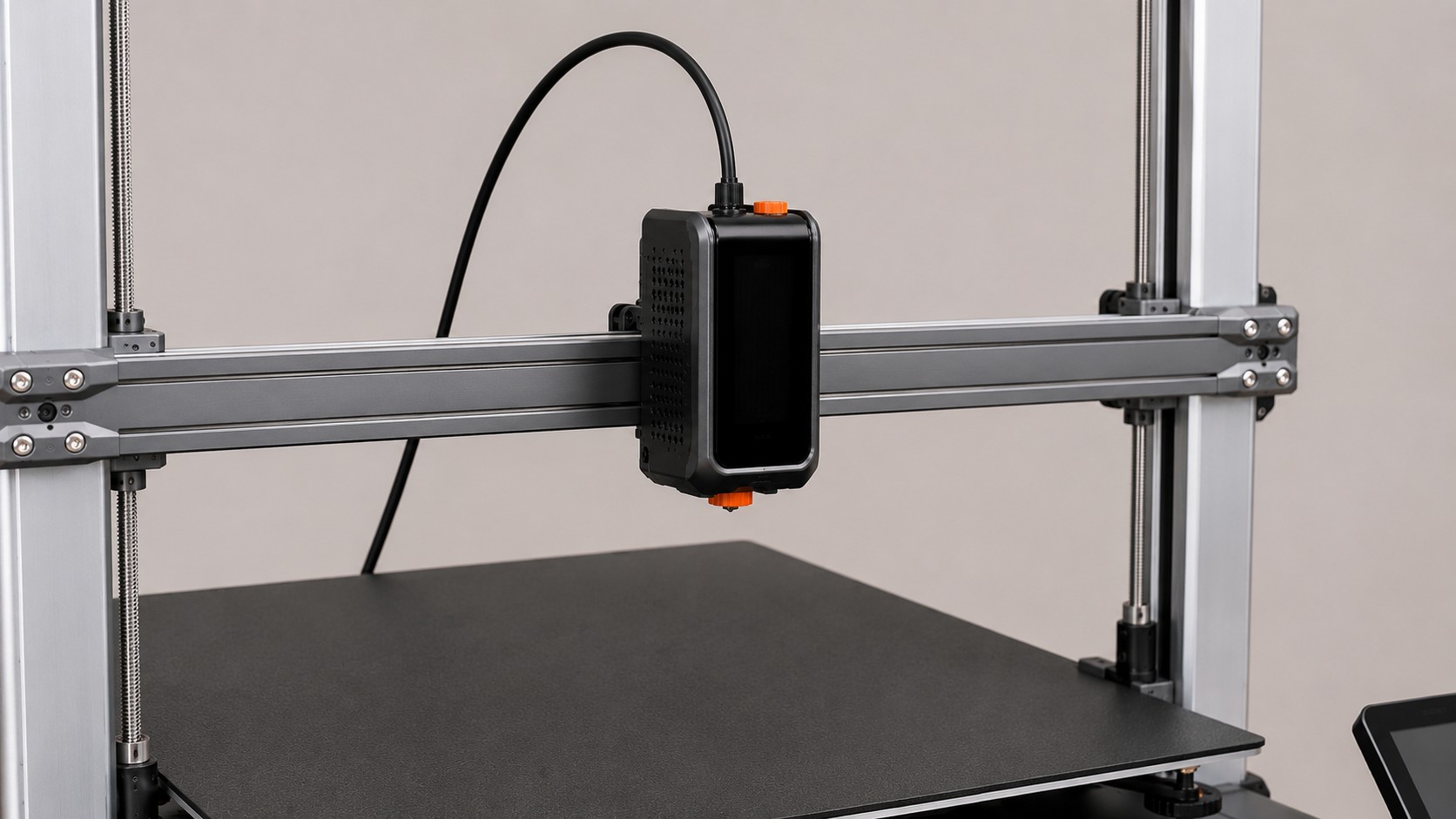 Detalle de gran cama de 420 mm con doble motor en el eje Y en la Anycubic Kobra 3 Max