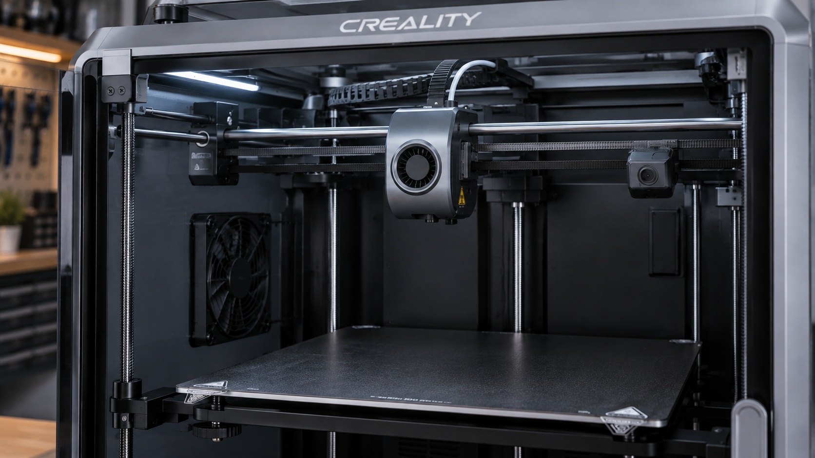 Detalle de volumen cerrado de 300 × 300 × 300 mm con sensores ai en la Creality K1 Max