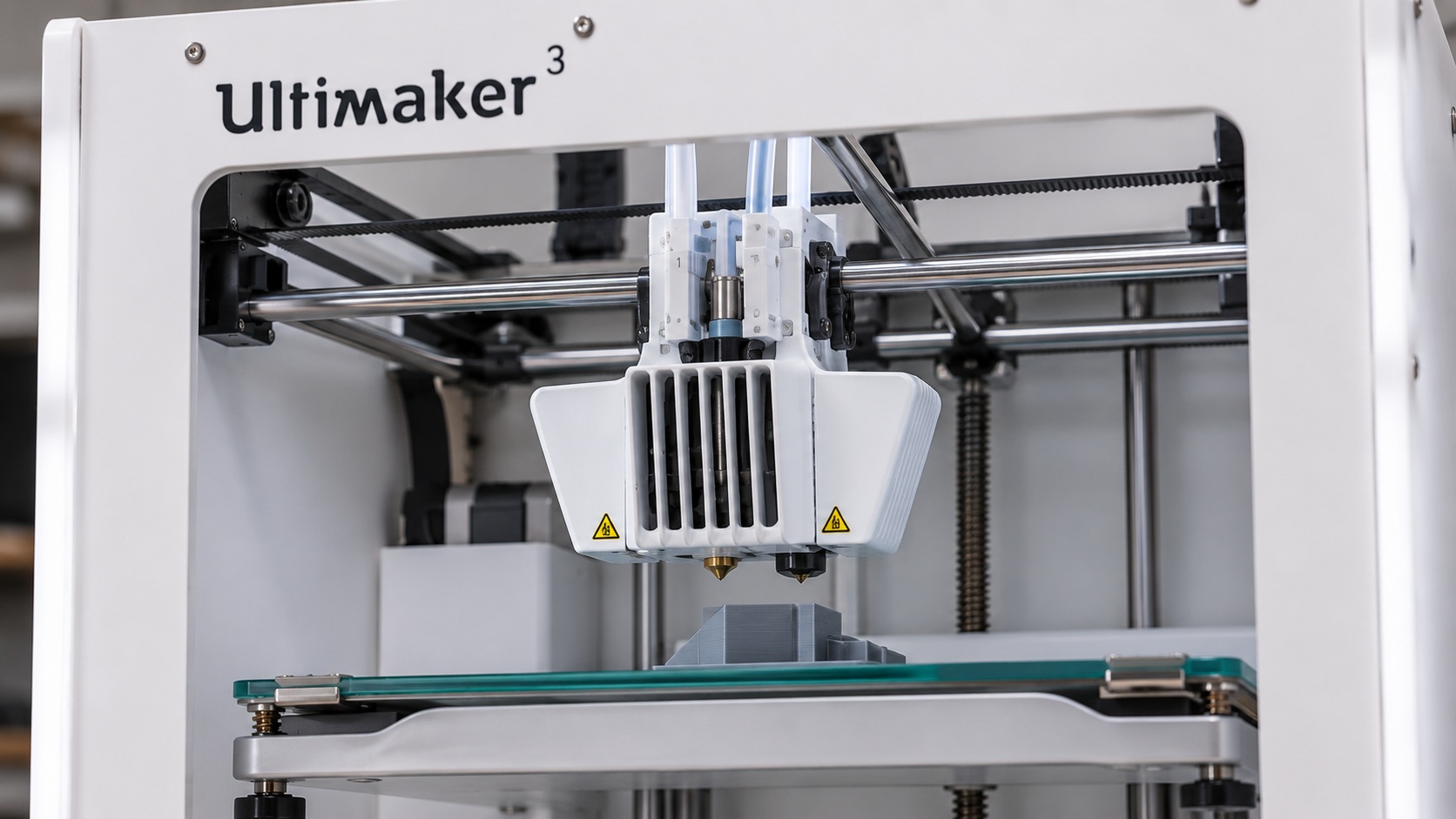 Detalle de los dos print cores y el sistema de elevación de boquilla de la Ultimaker 3.